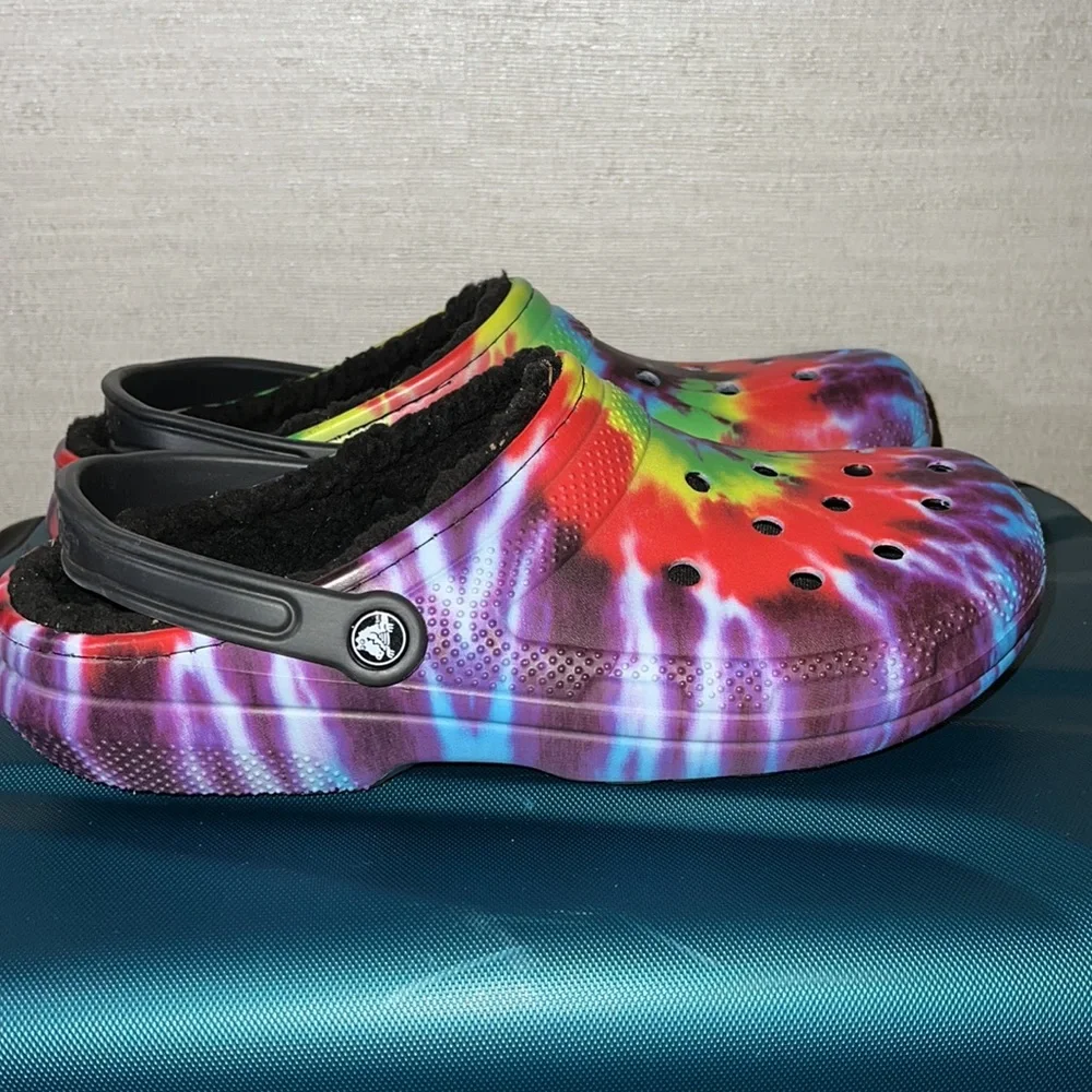 NWOB - Crocs - Tye dyed fleece lined clogs Men’s Size 12 - Picture 4 of 6